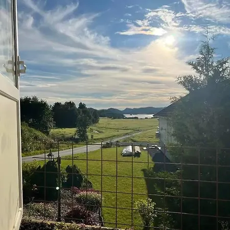 Lekkert Med Gratis Parkering Pa Stedet. Dom wakacyjny Levanger