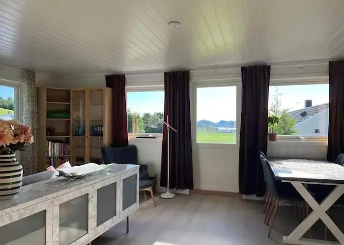 Lekkert Med Gratis Parkering Pa Stedet. Ferienhaus Levanger