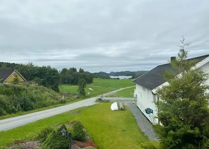 Ferienhaus Lekkert Med Gratis Parkering Pa Stedet. Levanger